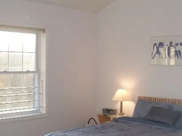 806 Larson Dr, Danbury, CT 06810