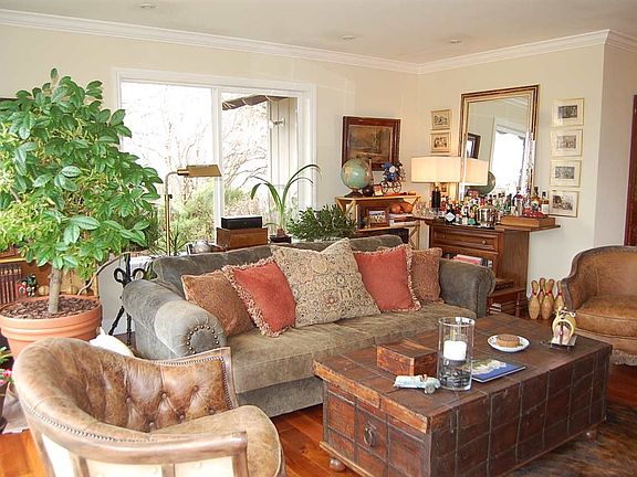 5th image of 1785 Marie Dr