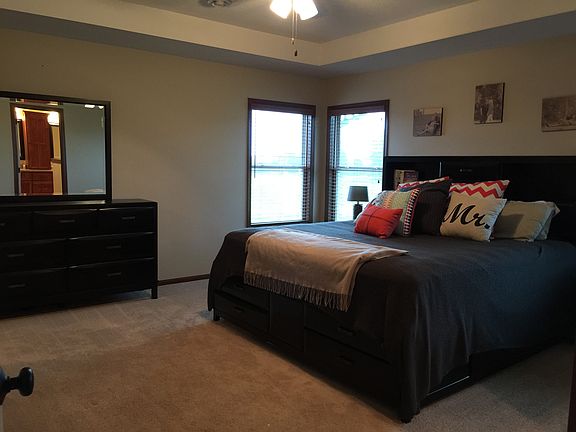 5th image of 404 Pine Brooke Dr
