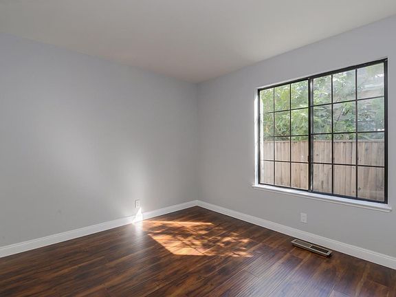 3rd image of 2290 Pulgas Ave