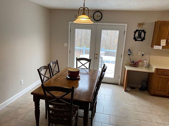 5th image of 100 E Lake Dr