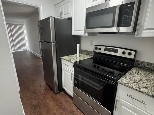 510 Lake Shore Dr #360, Lake Park, FL 33403