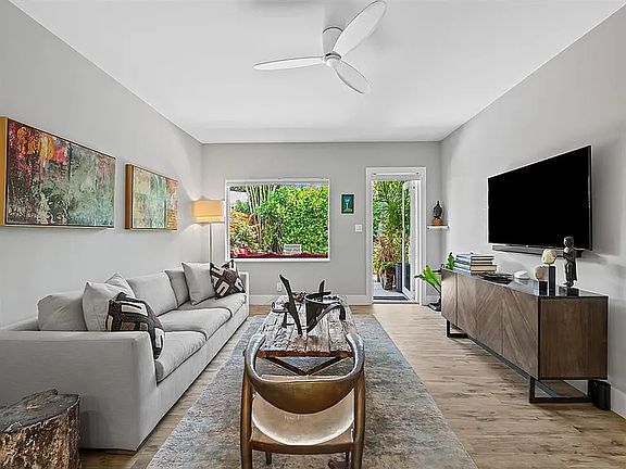 5th image of 808 NE 17th Way #2