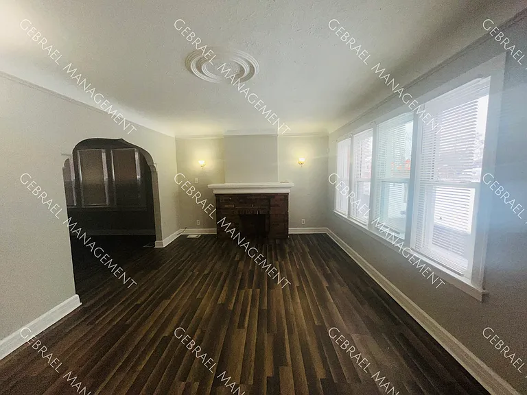 14828 Sussex St — Photo 6