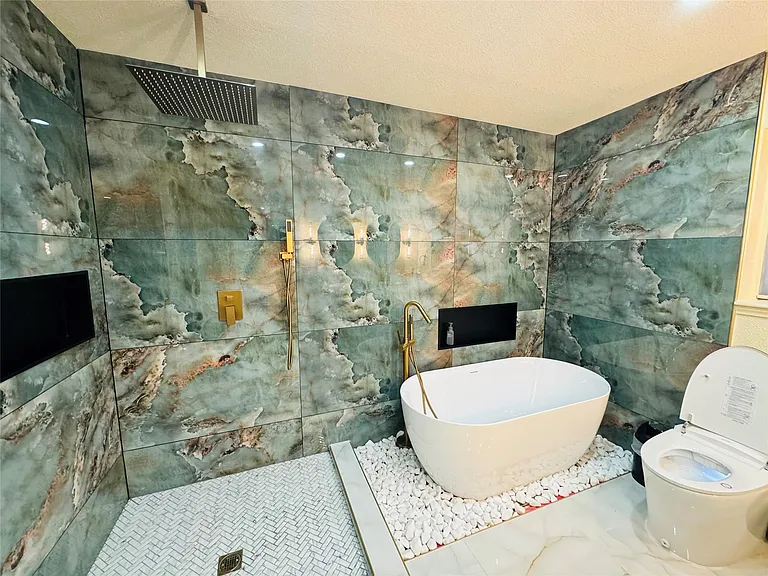 23230 Canyon Lake Dr — Photo 13