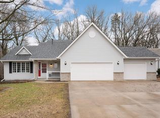 196 White Pine Rd, Lino Lakes, MN 55014