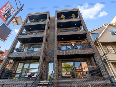 1511 W Irving Park Rd #1W, Chicago, IL, 60613
