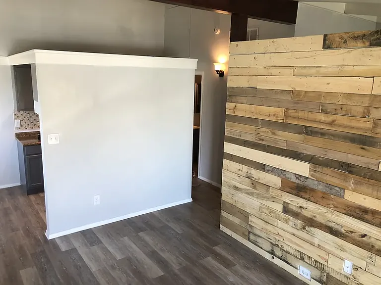 871 Bryant Ave — Photo 1