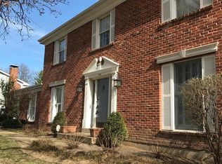 746 Stump Rd, Saint Louis, MO 63131