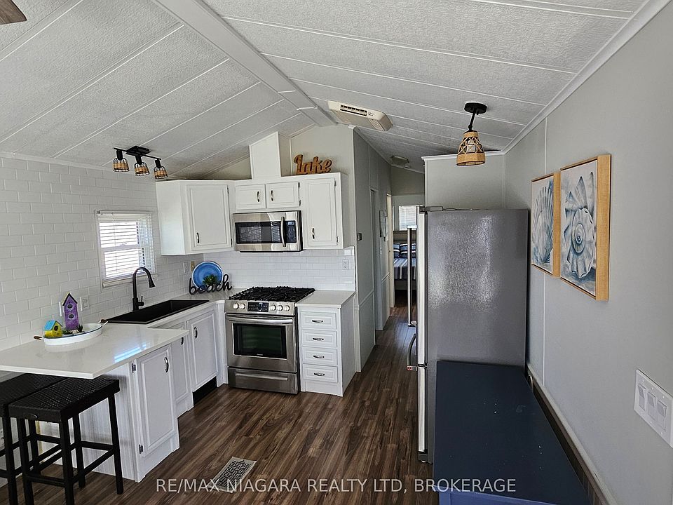 1st image of 17 Mariner Cres