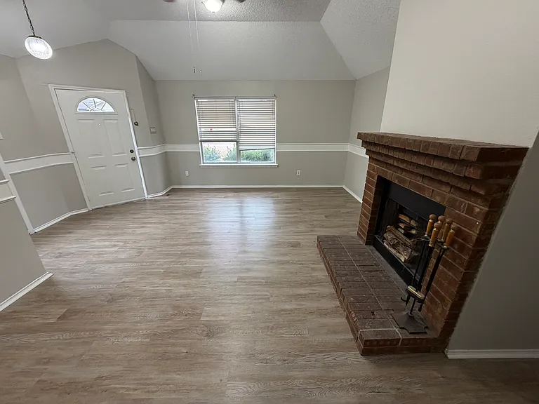 1519 Windmill Ln — Photo 8