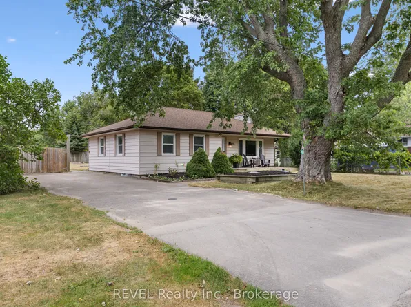 2906 June Rd, Pt Colborne, ON L3K 5V3