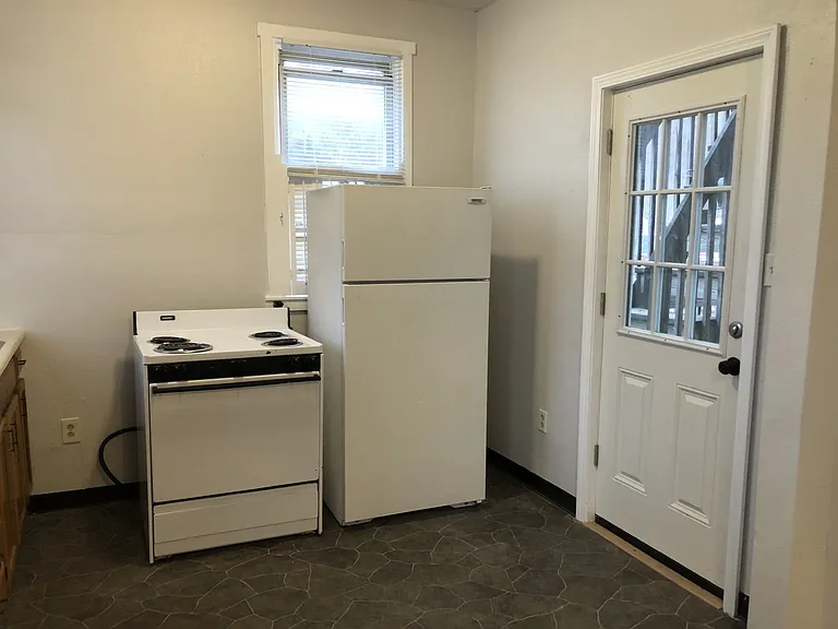 516 Center Ave #2 — Photo 10