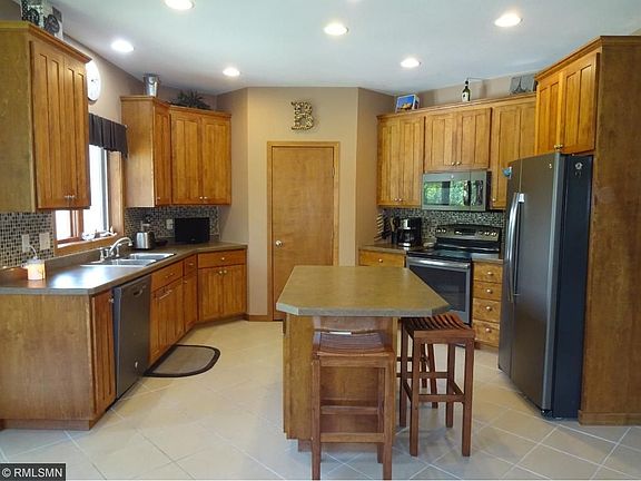5th image of 1210 Island View Dr