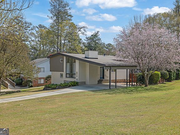 3rd image of 2213 Leafmore Dr