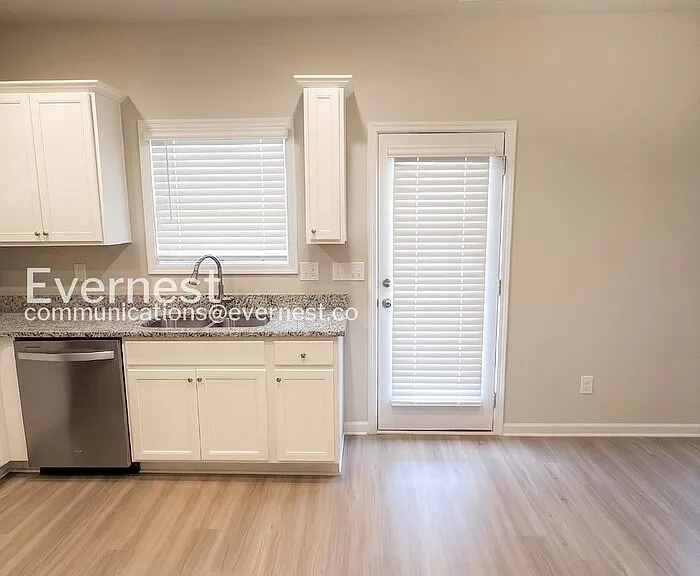 137 Culver St — Photo 6