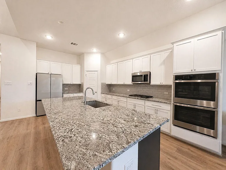 31630 Zoe Point Dr — Photo 5