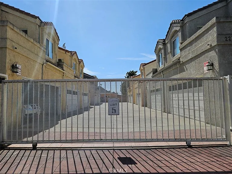 22027 Hawaiian Ave — Photo 3
