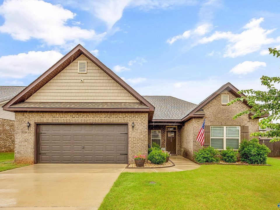 1st image of 145 Holly Fern Dr
