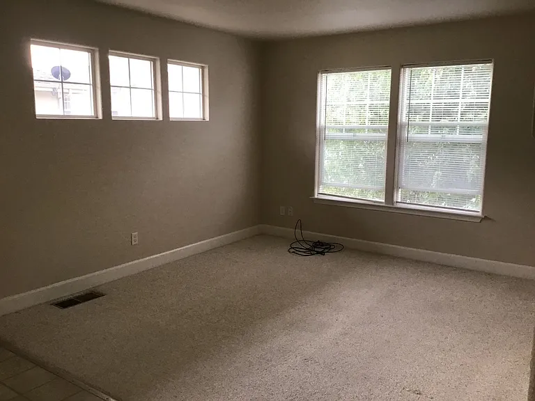 647 McGinnis Cir — Photo 25