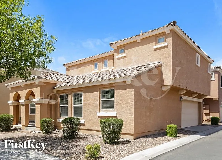 2226 S Buckaroo Trl — Photo 3