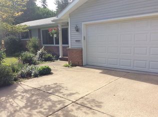 427 Meadowview Dr, Saint Johns, MI 48879