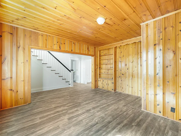 228 Newcomb Dr — Photo 5