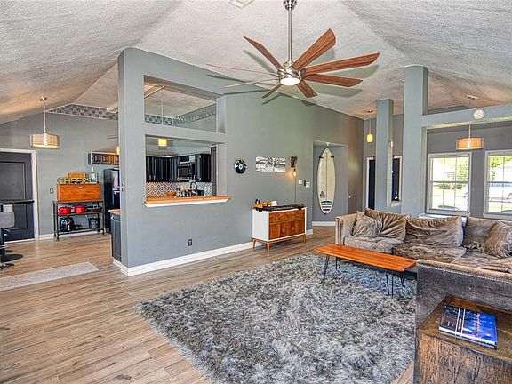 5th image of 4141 Gardner Dr