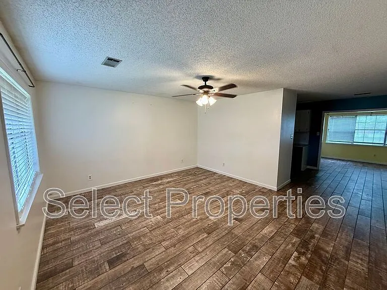 1116 W Nettleton Ave — Photo 5