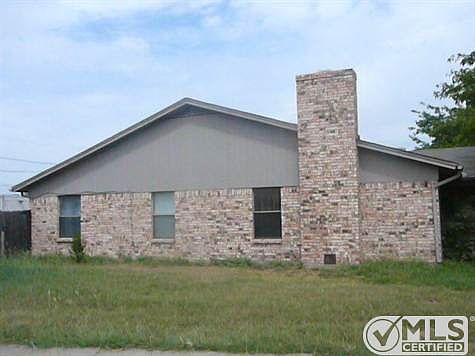2nd image of 1836 Family Cir