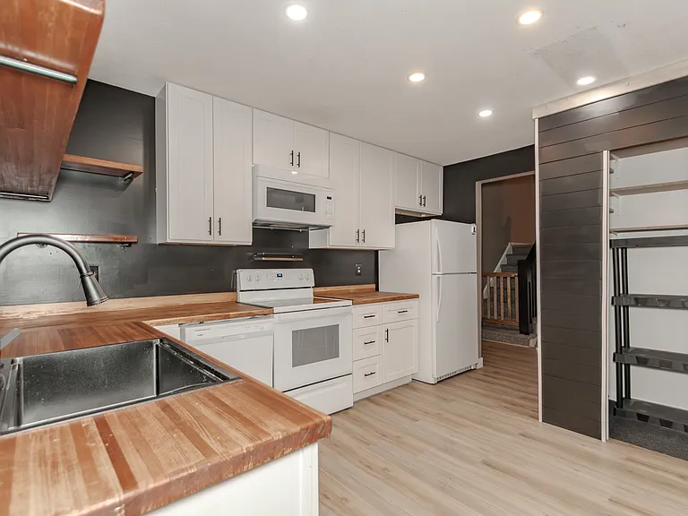8806 Norwood Dr — Photo 14