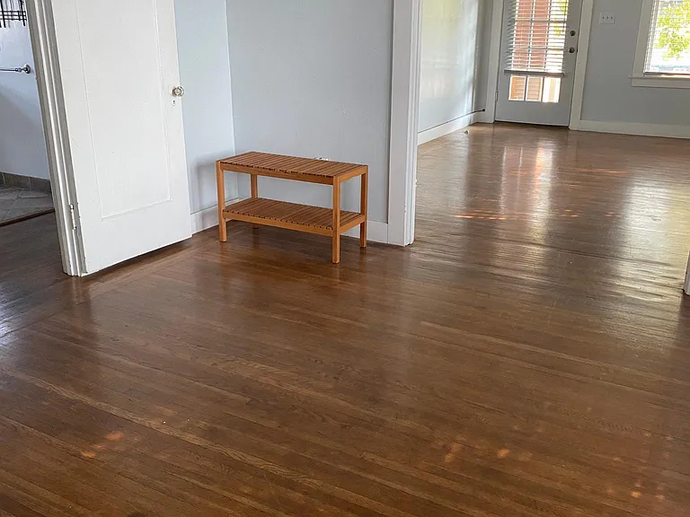 654 Edwards St — Photo 1