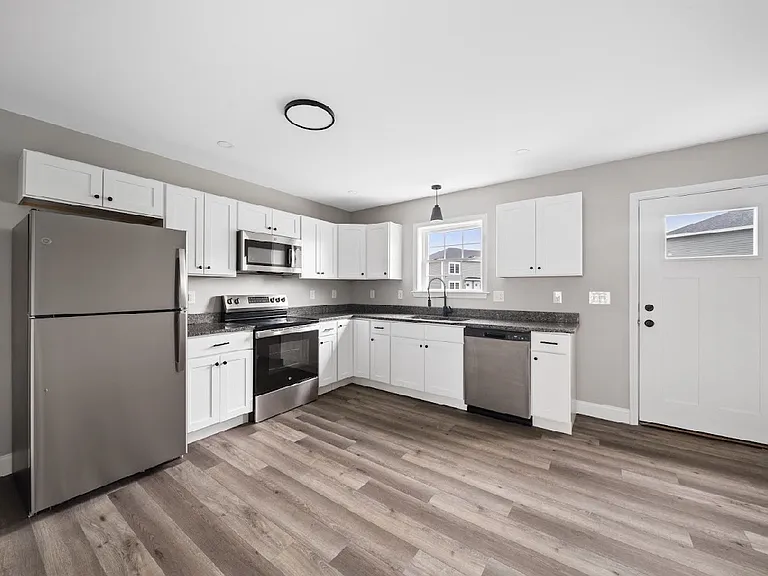 50 Pembroke Dr #65B — Photo 2