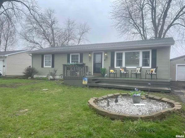 302 N Cedar St, Abingdon, IL 61410