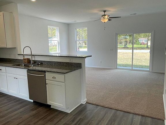 5th image of 118 Spencer Cir #8