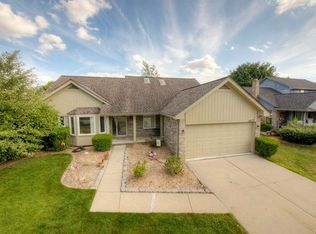 46371 Swanmere Dr, Canton, MI 48187