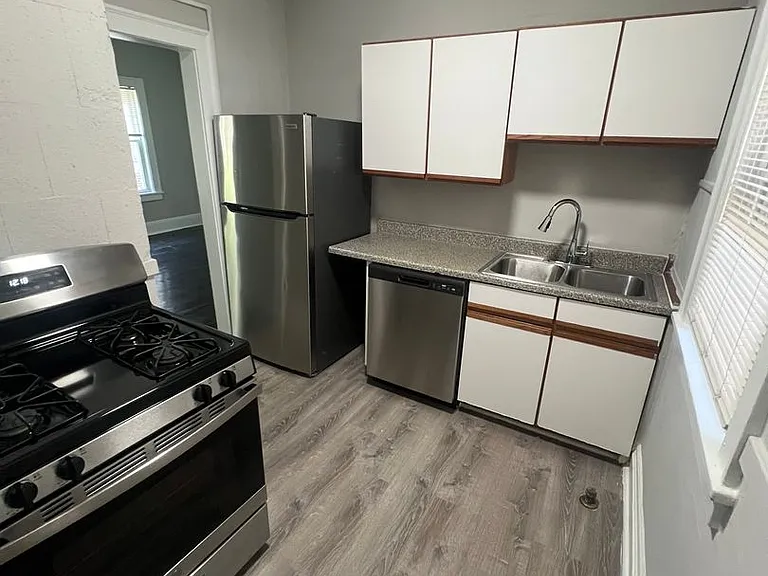 2688 Mayfield Rd — Photo 2
