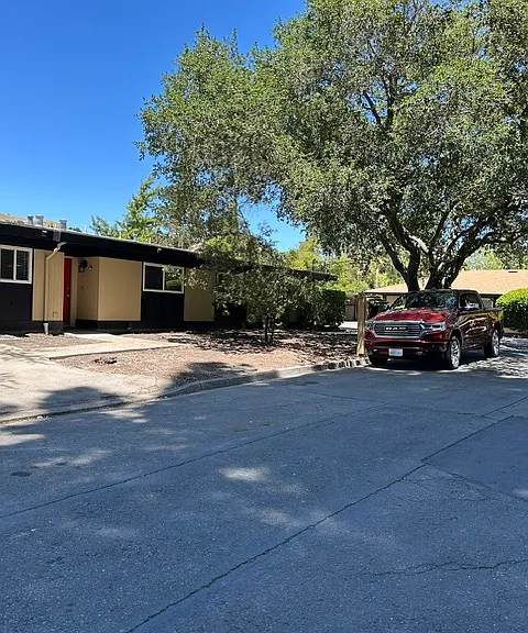 982 Almanor Ct #982 — Photo 21