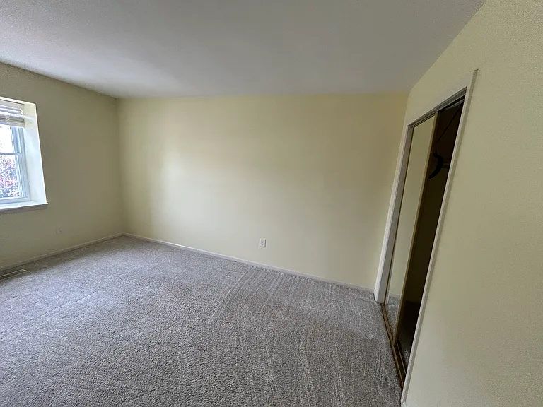 717 Westminster Ln — Photo 14