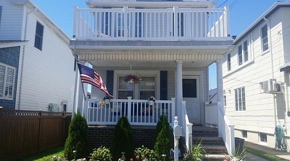 1st image of 453 Beach 124 St