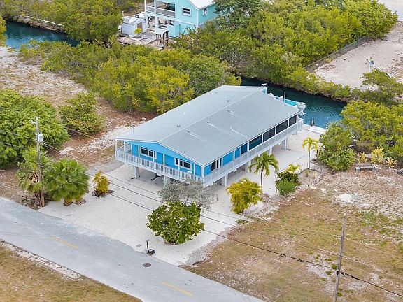 2nd image of 3633 Blue Lagoon St