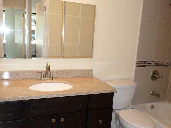 5th image of 16610 Powells Cove Blvd APT 2D