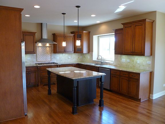 5th image of 8502 Stone Creek Blvd
