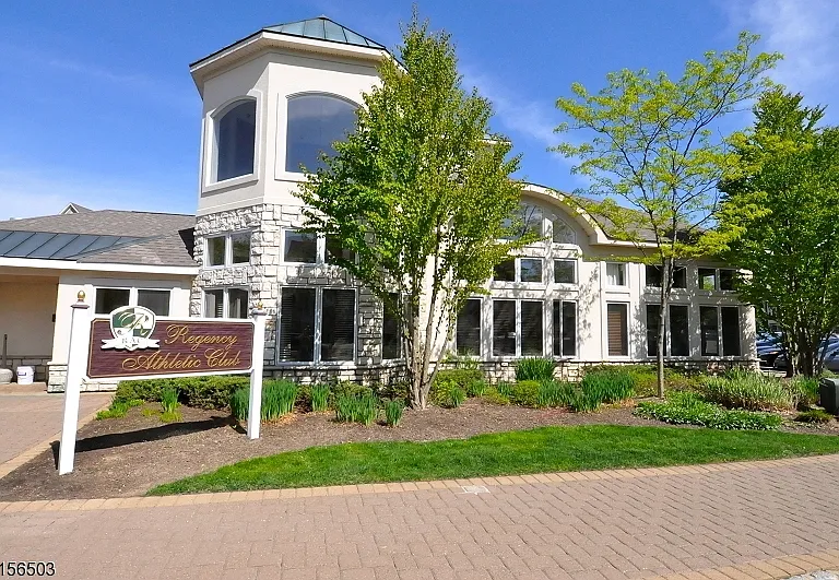 210 Edmonton Ct — Photo 31