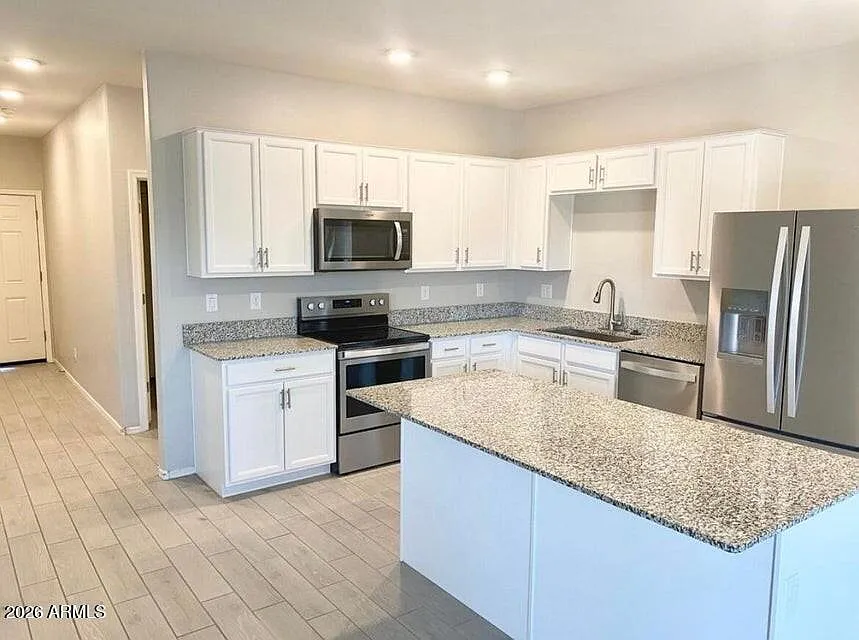 3 bed, 2.0 bath, 1349 sqft, $1,950 — Photo 2