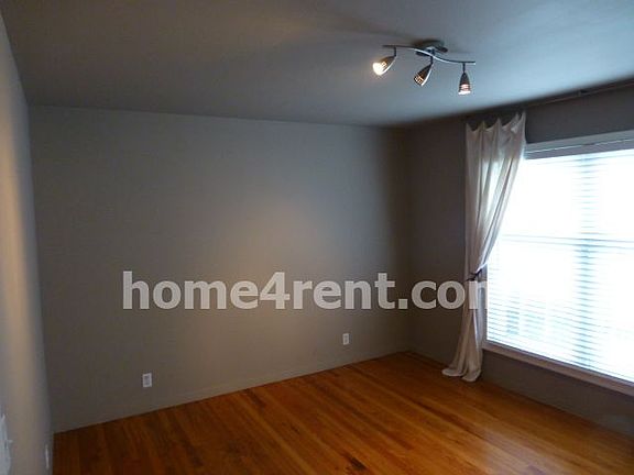 4th image of 2909 W 48th Ter