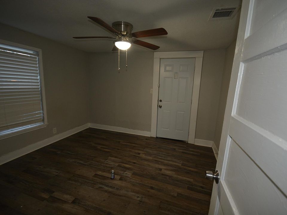 1st image of 4401 Poinsetta Dr APT A