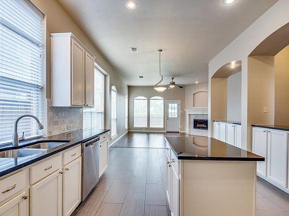3rd image of 1440 Forest Oaks Ct
