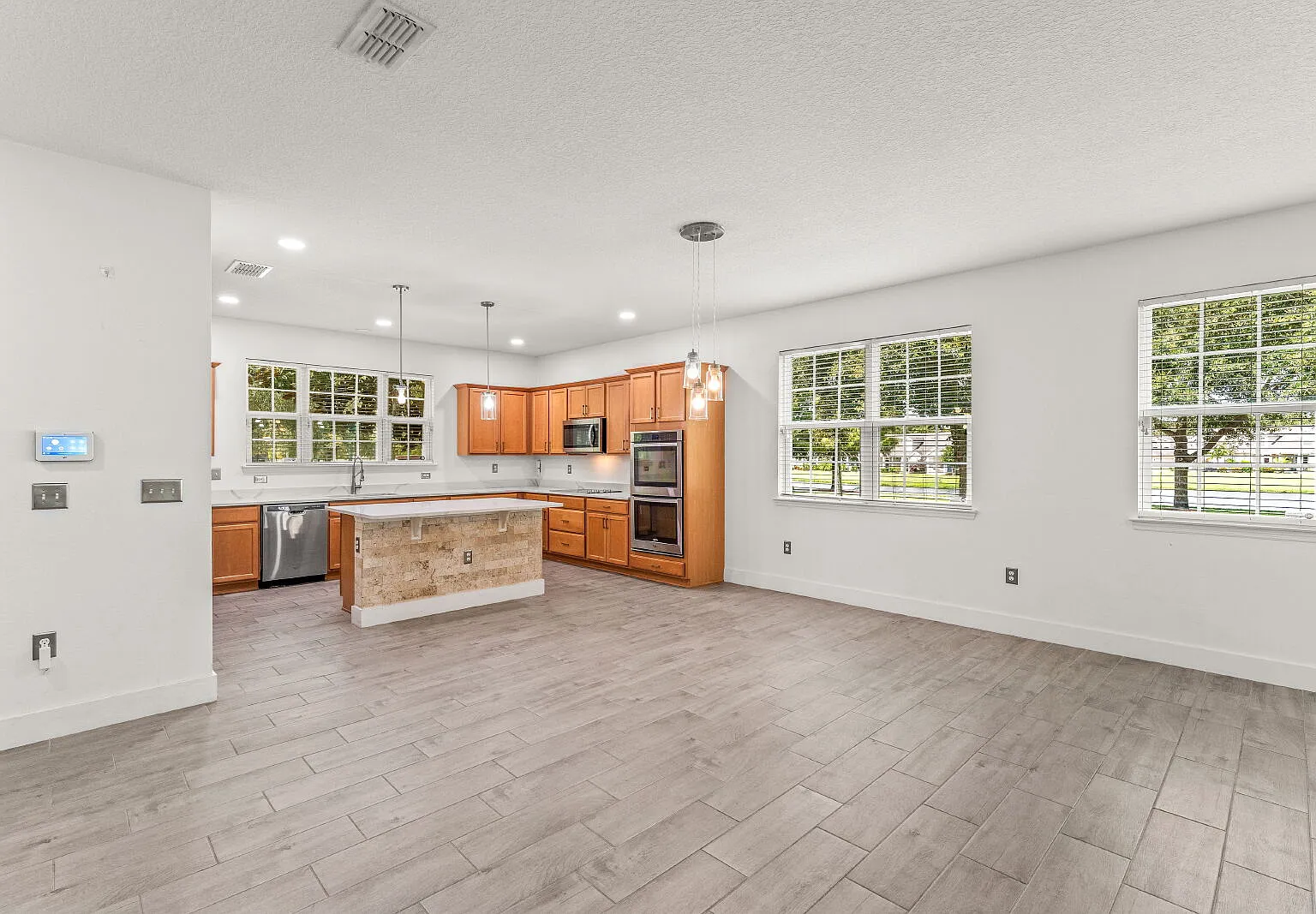 3 bed, 2.5 bath, 2091 sqft, $2,900 — Photo 4