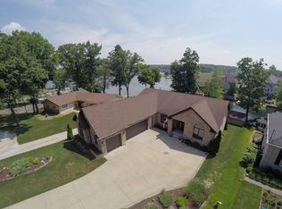104 Lake Front Dr, Akron, OH 44319